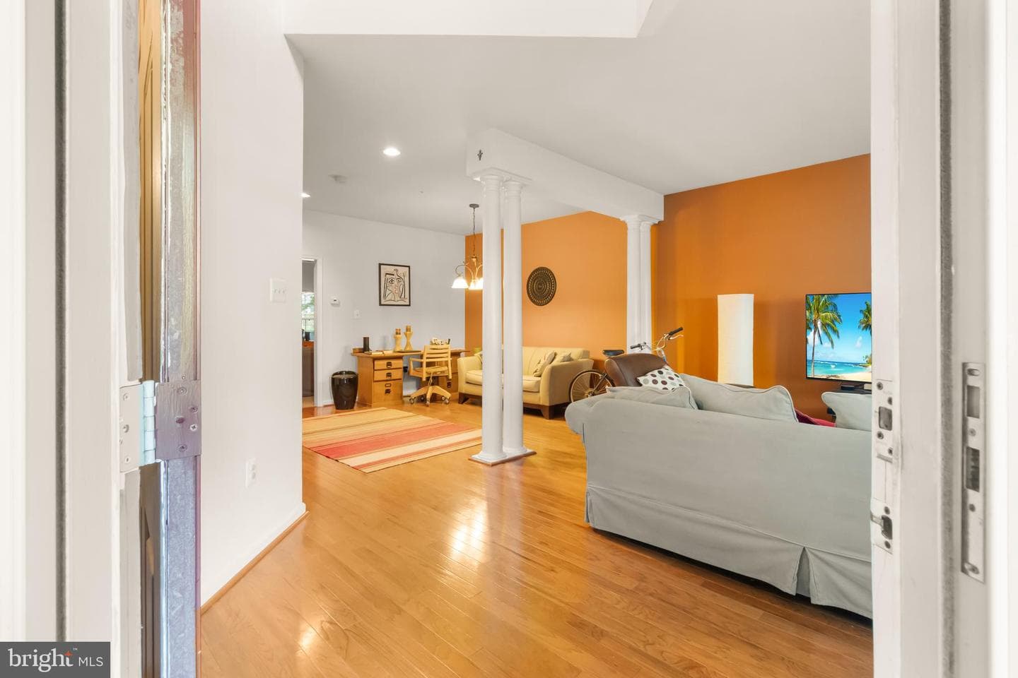 16113 Parklawn Place photo 5