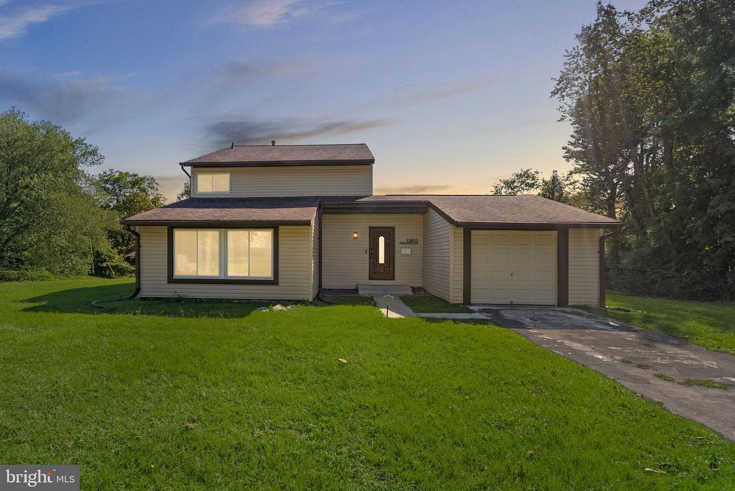 15811 Perkins Lane
