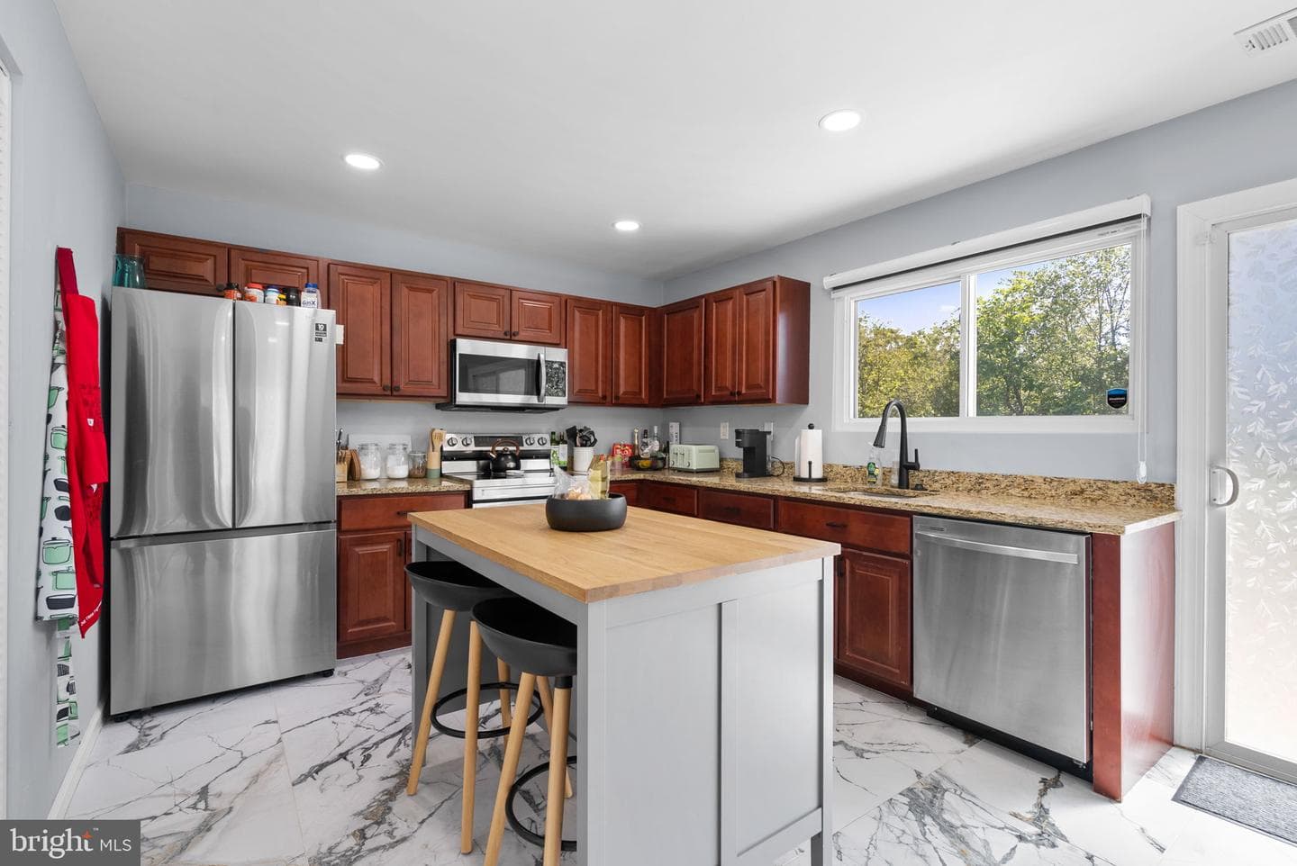 15811 Perkins Lane photo 12