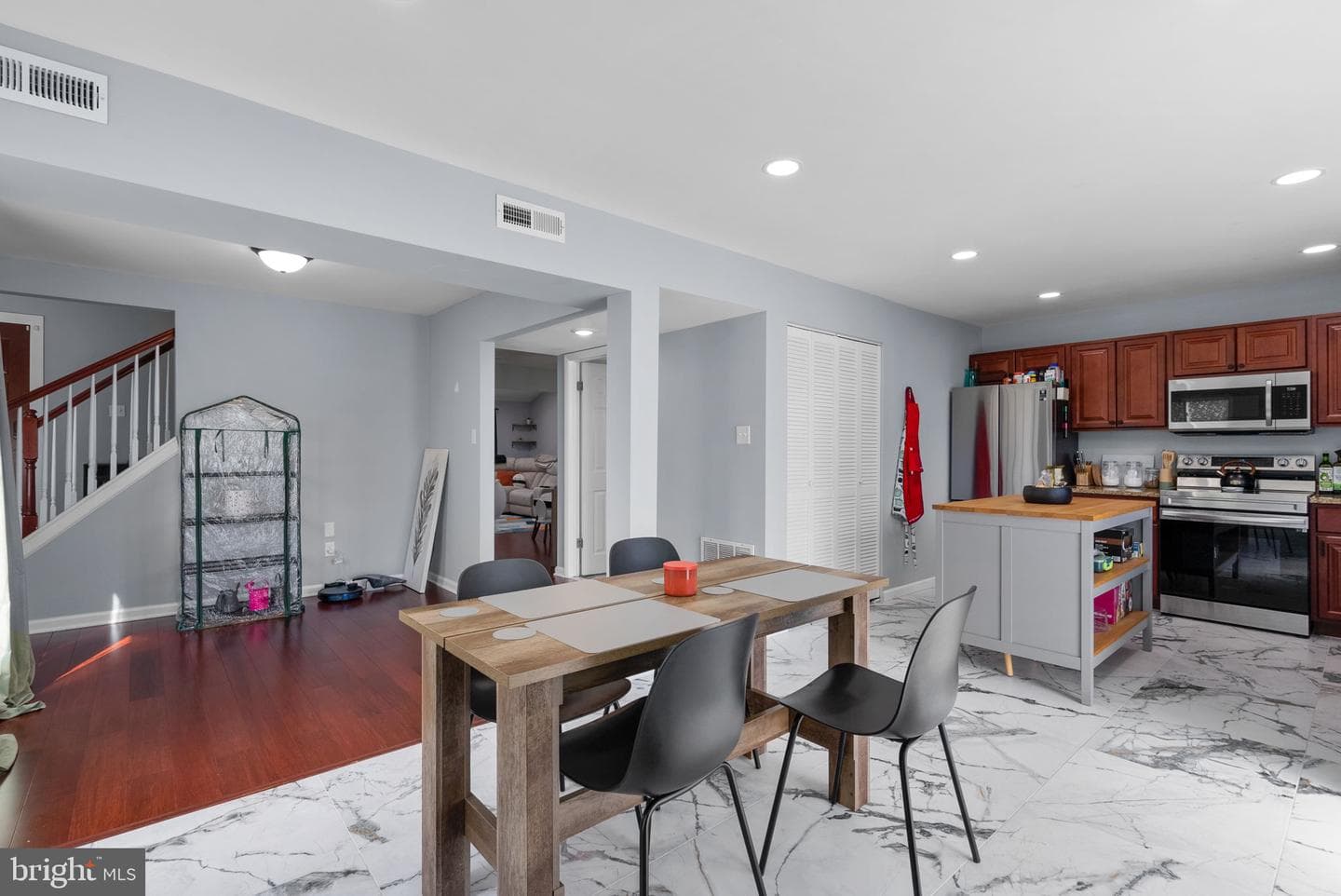 15811 Perkins Lane photo 19