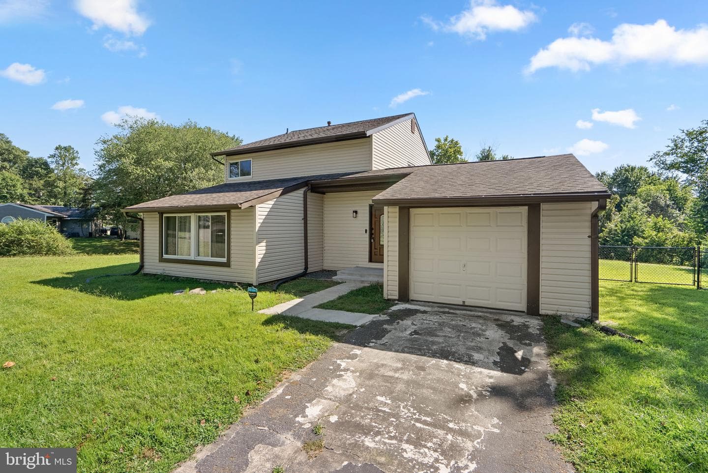 15811 Perkins Lane photo 5