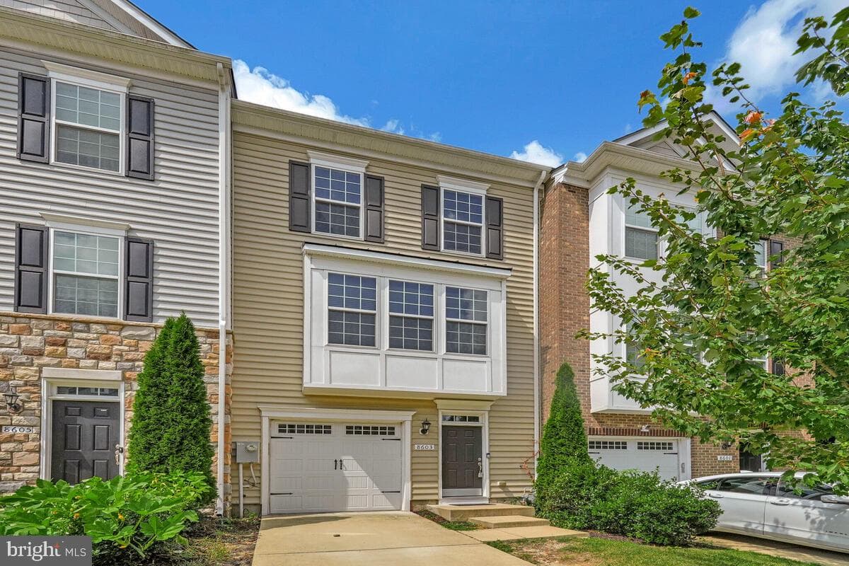 8603 Sweet Rose Court photo 2