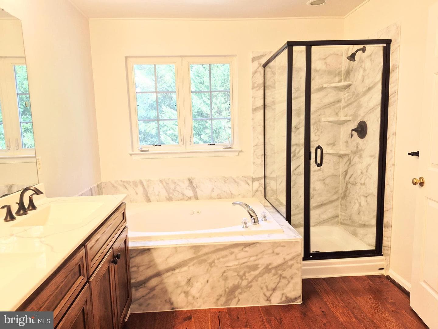 6404 Landing Way photo 10