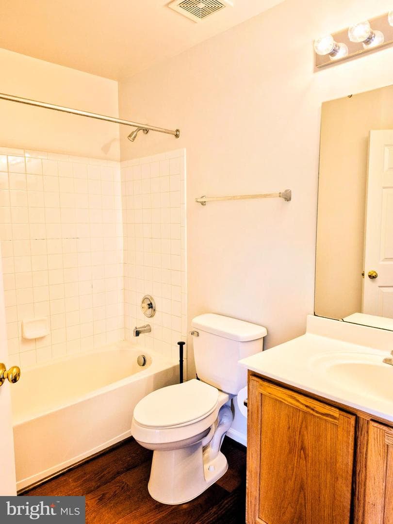 6404 Landing Way photo 14