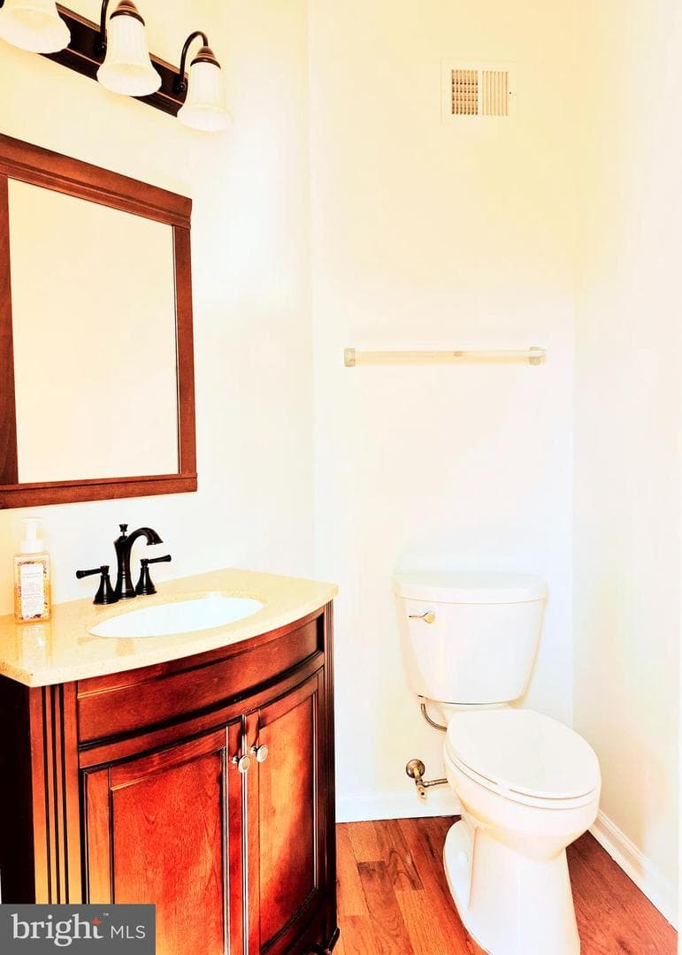 6404 Landing Way photo 7