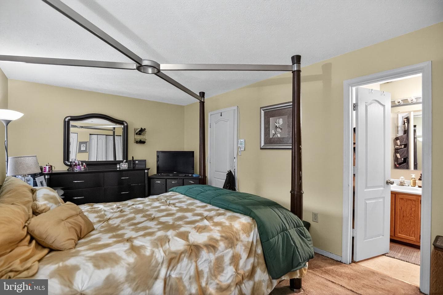 6807 Holly Berry Court photo 14