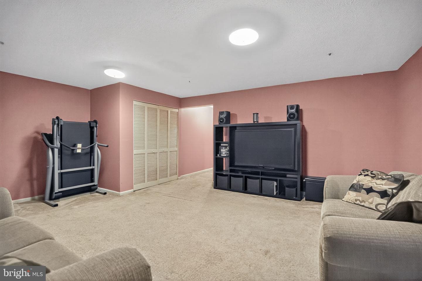 6807 Holly Berry Court photo 21