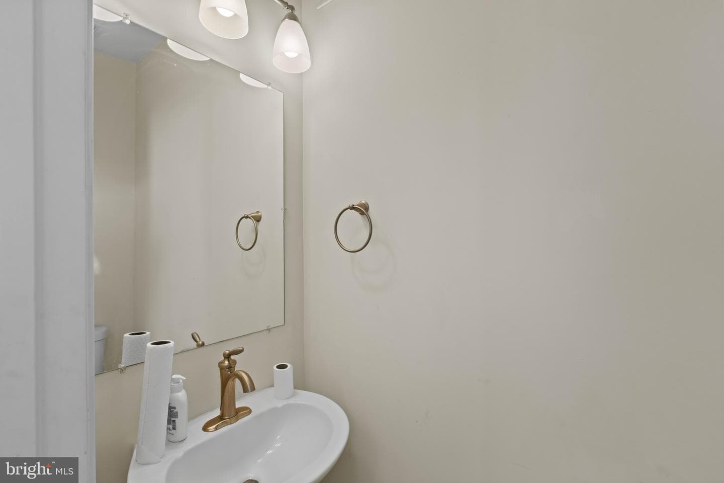 748 Maury Avenue photo 12