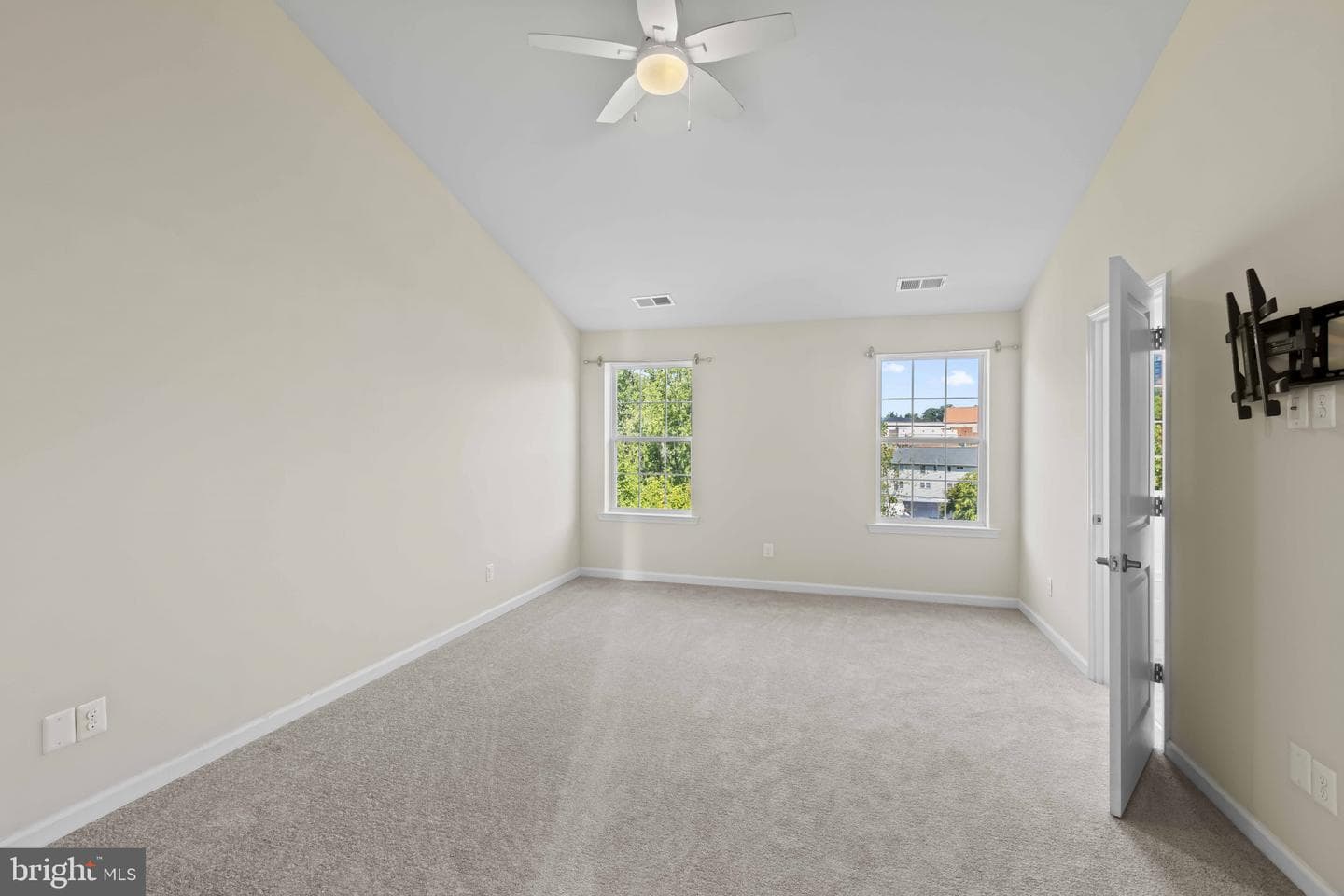 748 Maury Avenue photo 21