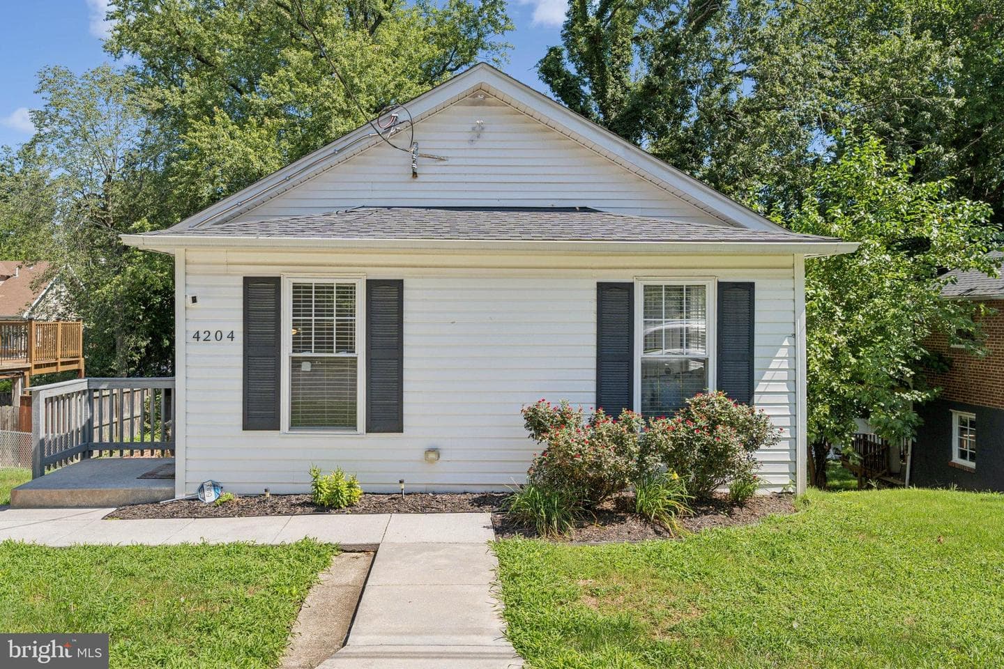 4204 Urn Street photo 2