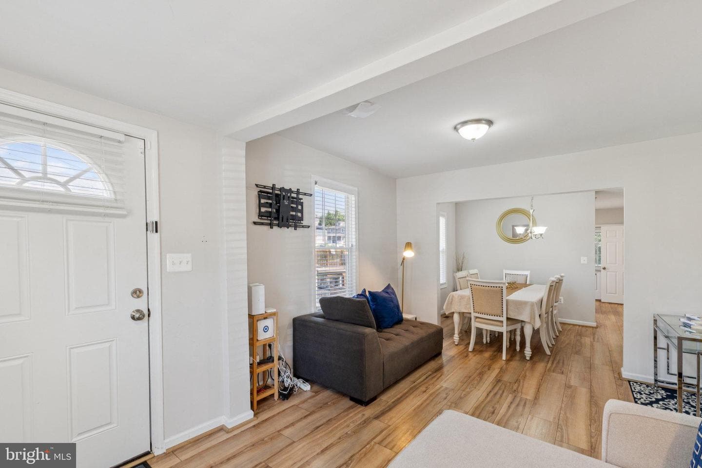 4204 Urn Street photo 4