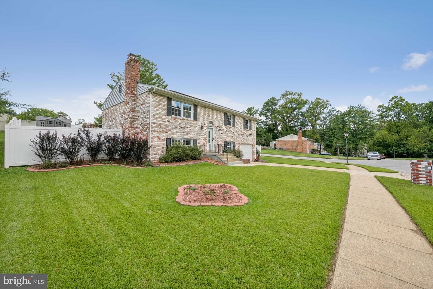 6109 Claridge Road photo 2