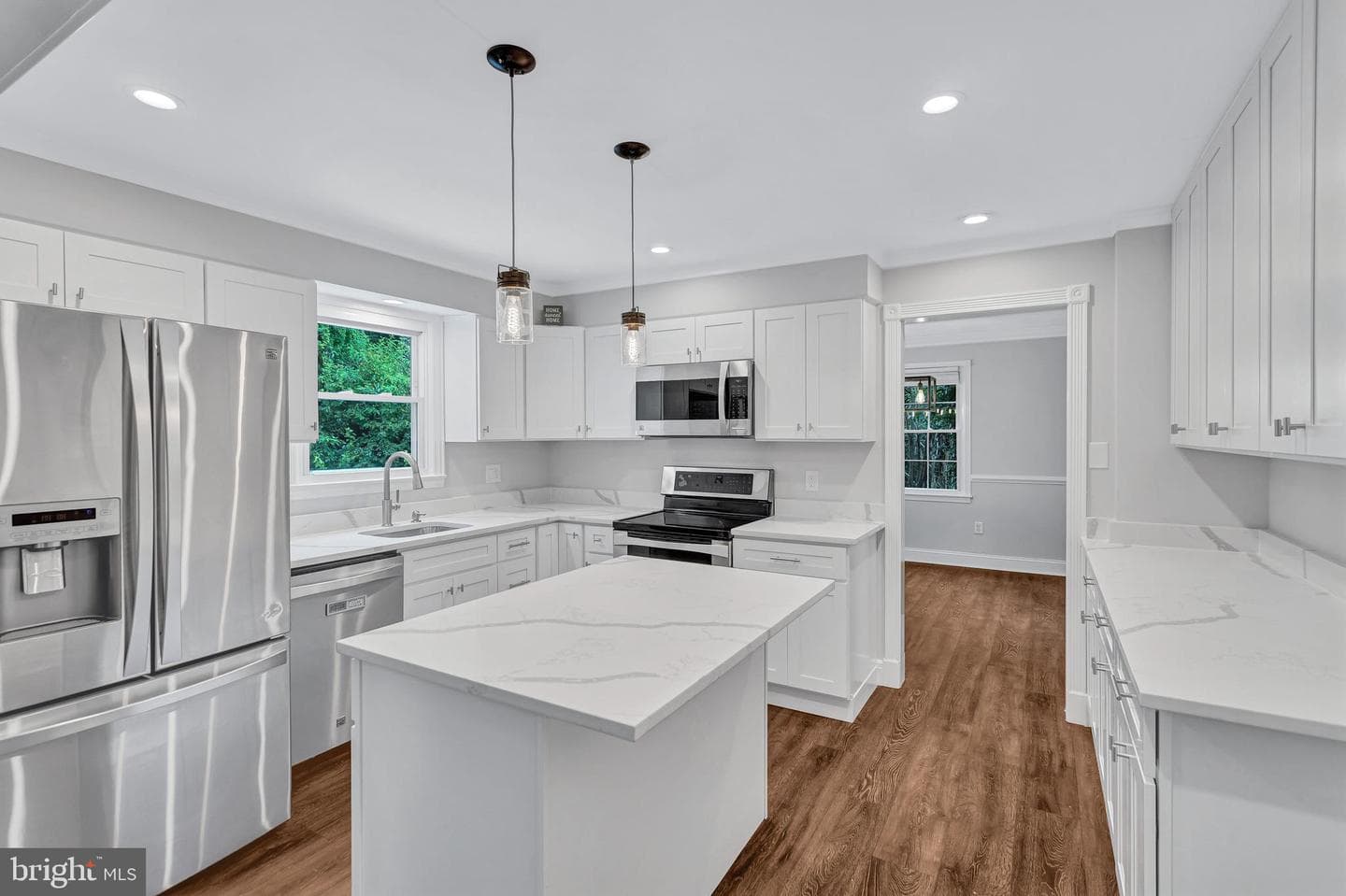 15903 Sherwood Avenue photo 10