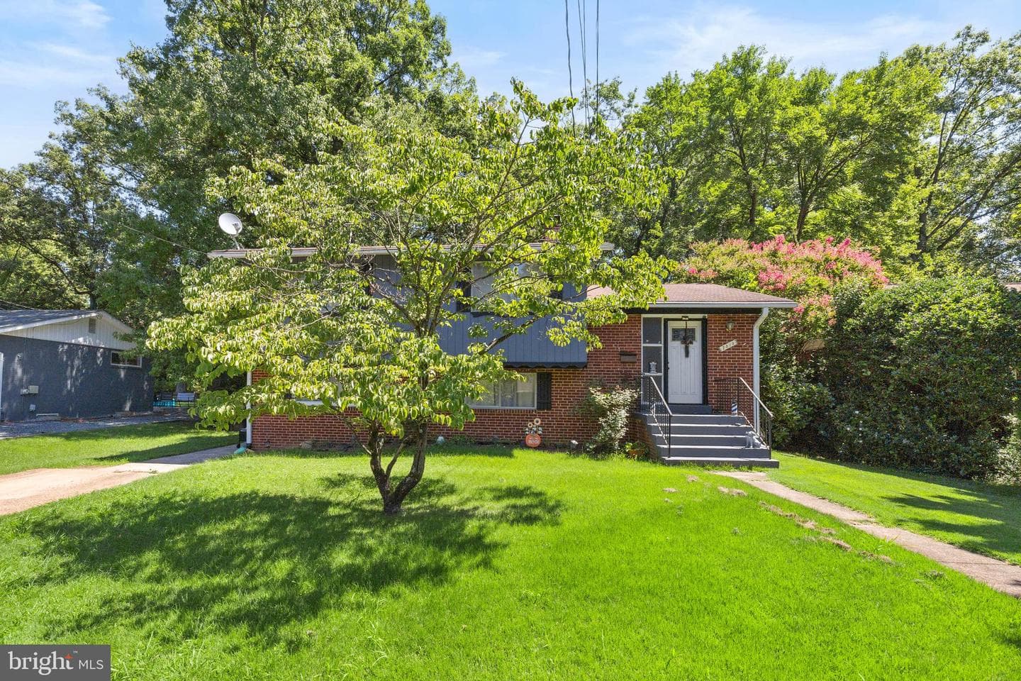 7519 Sweetbriar Drive photo 3
