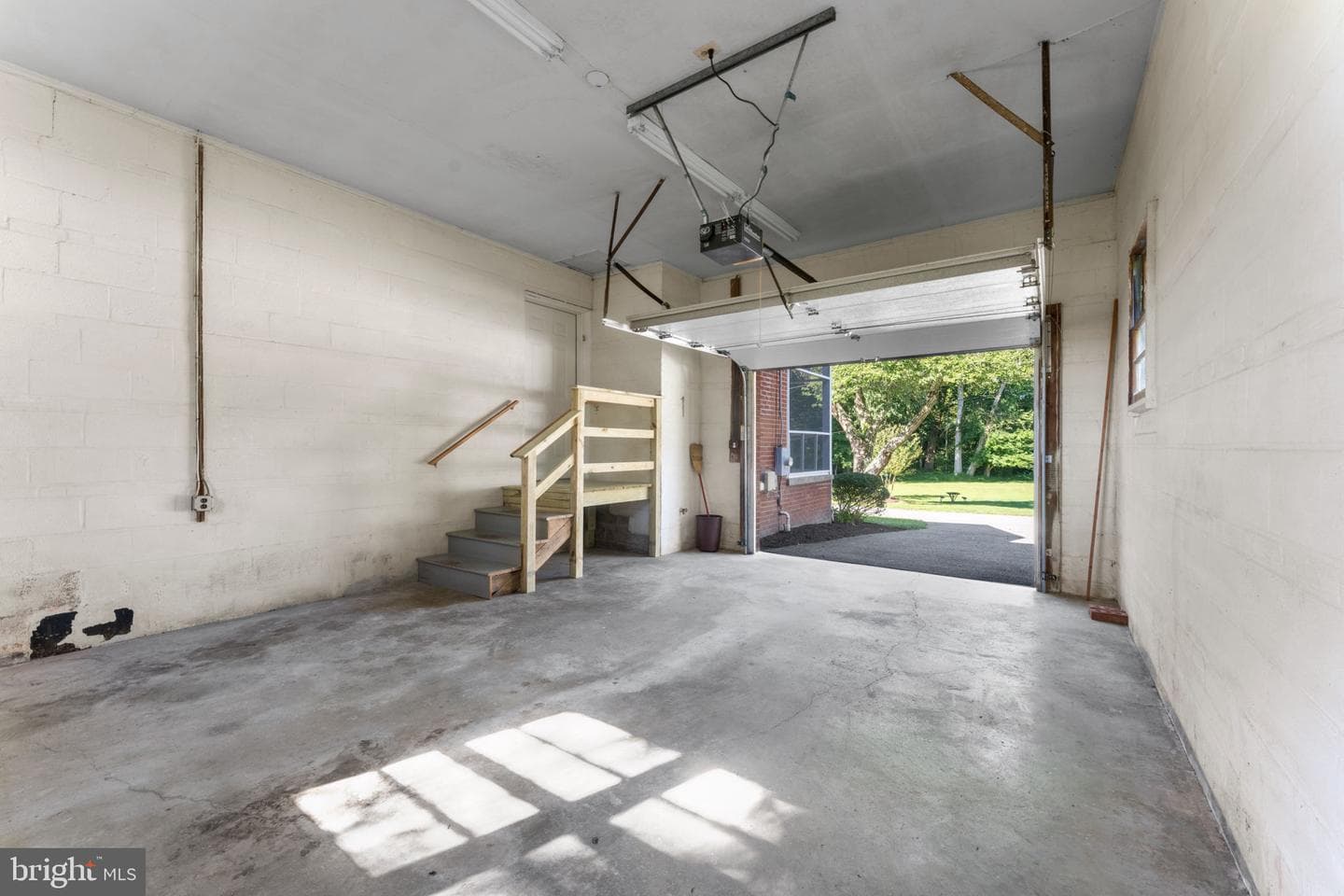 11401 Croom Road photo 42