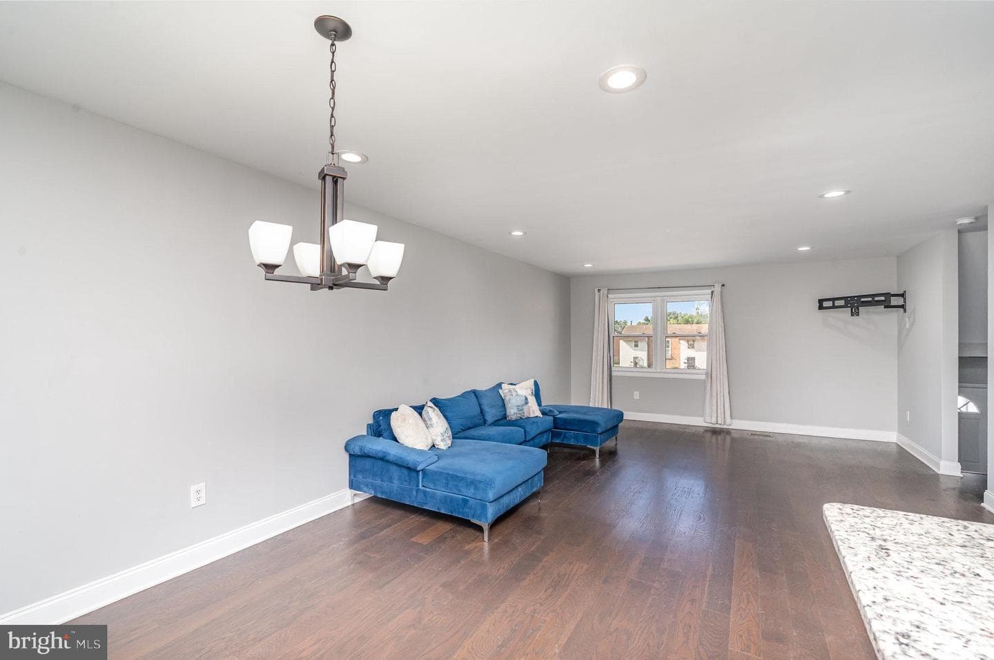 6405 Entwood Court photo 5