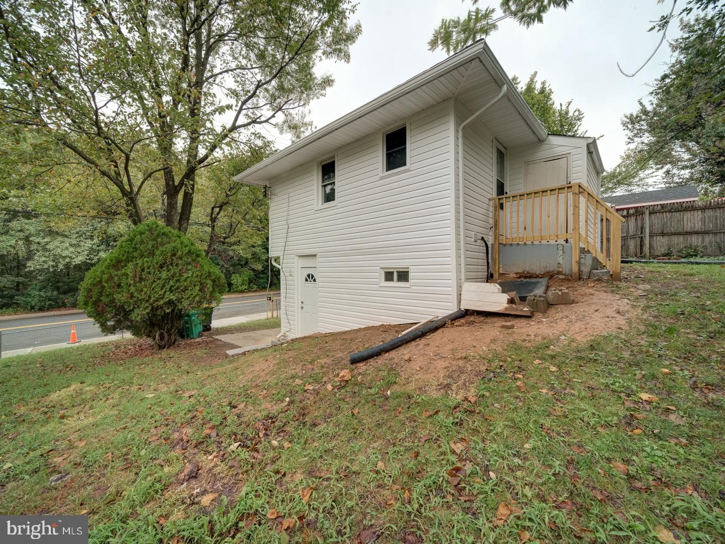 8001 Barlowe Road photo 4