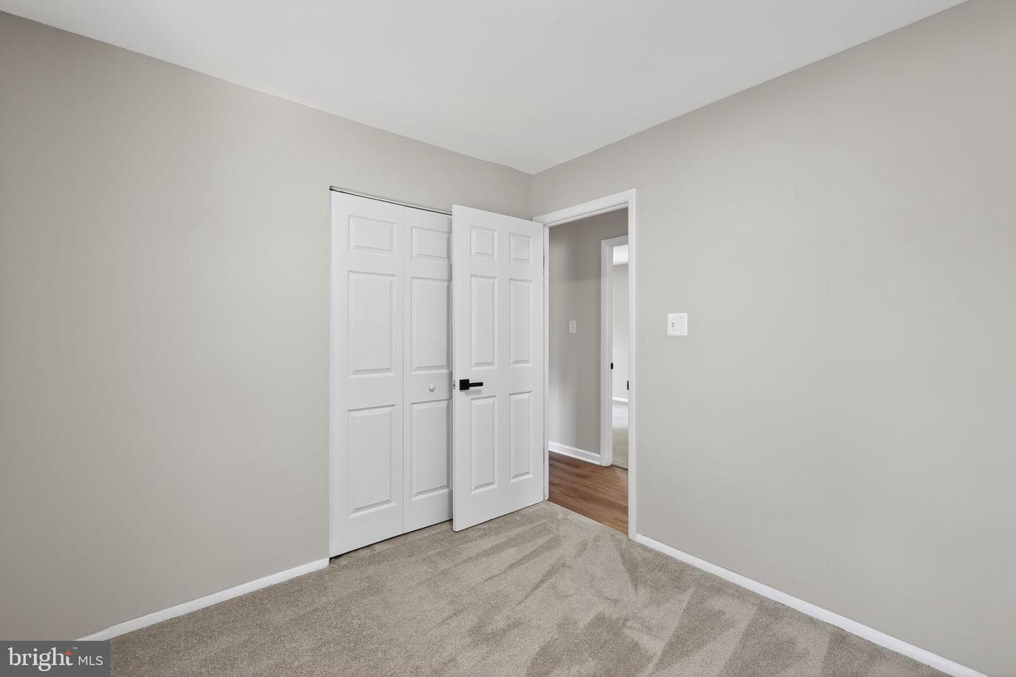 7410 Roanne Drive photo 17