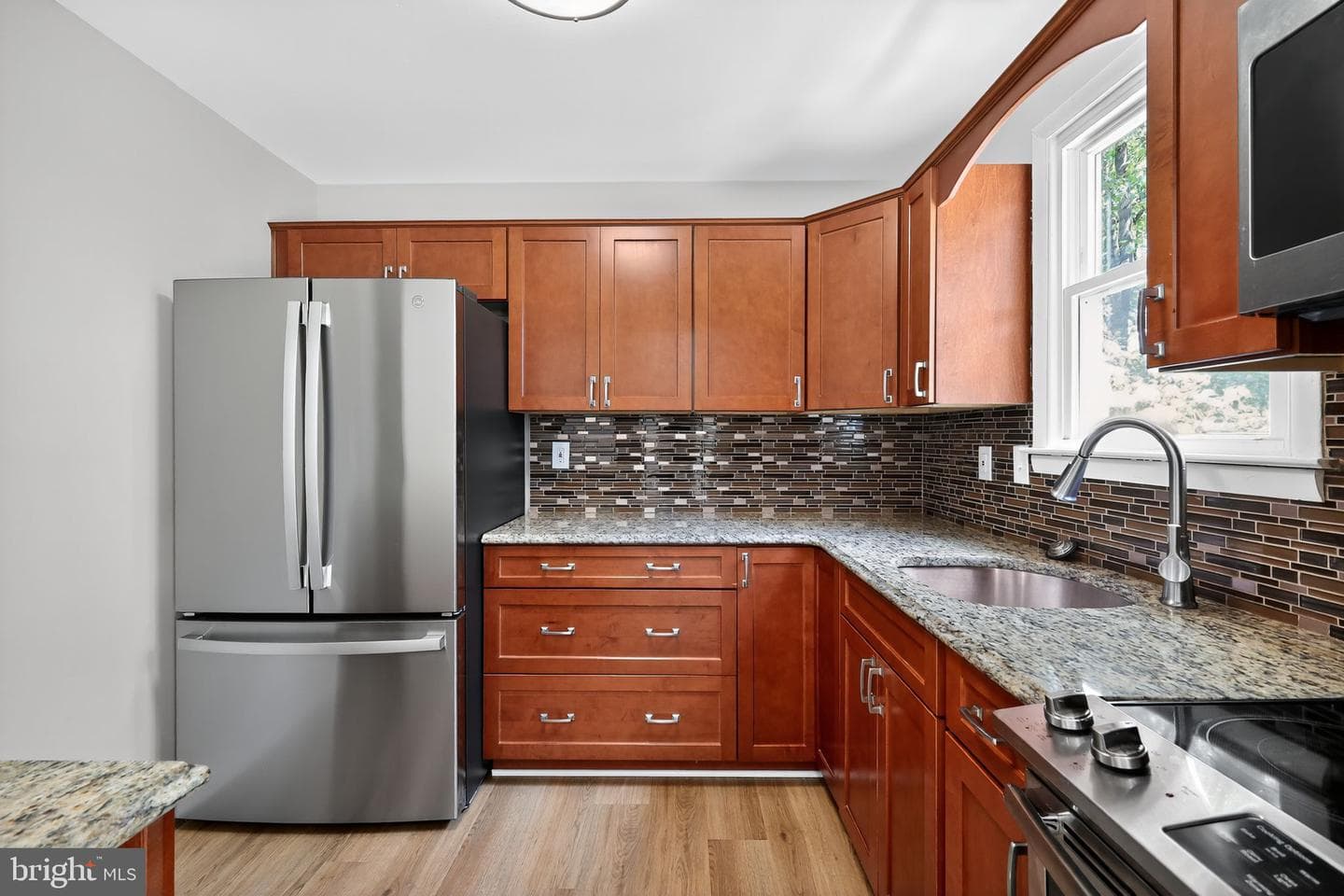 7410 Roanne Drive photo 3