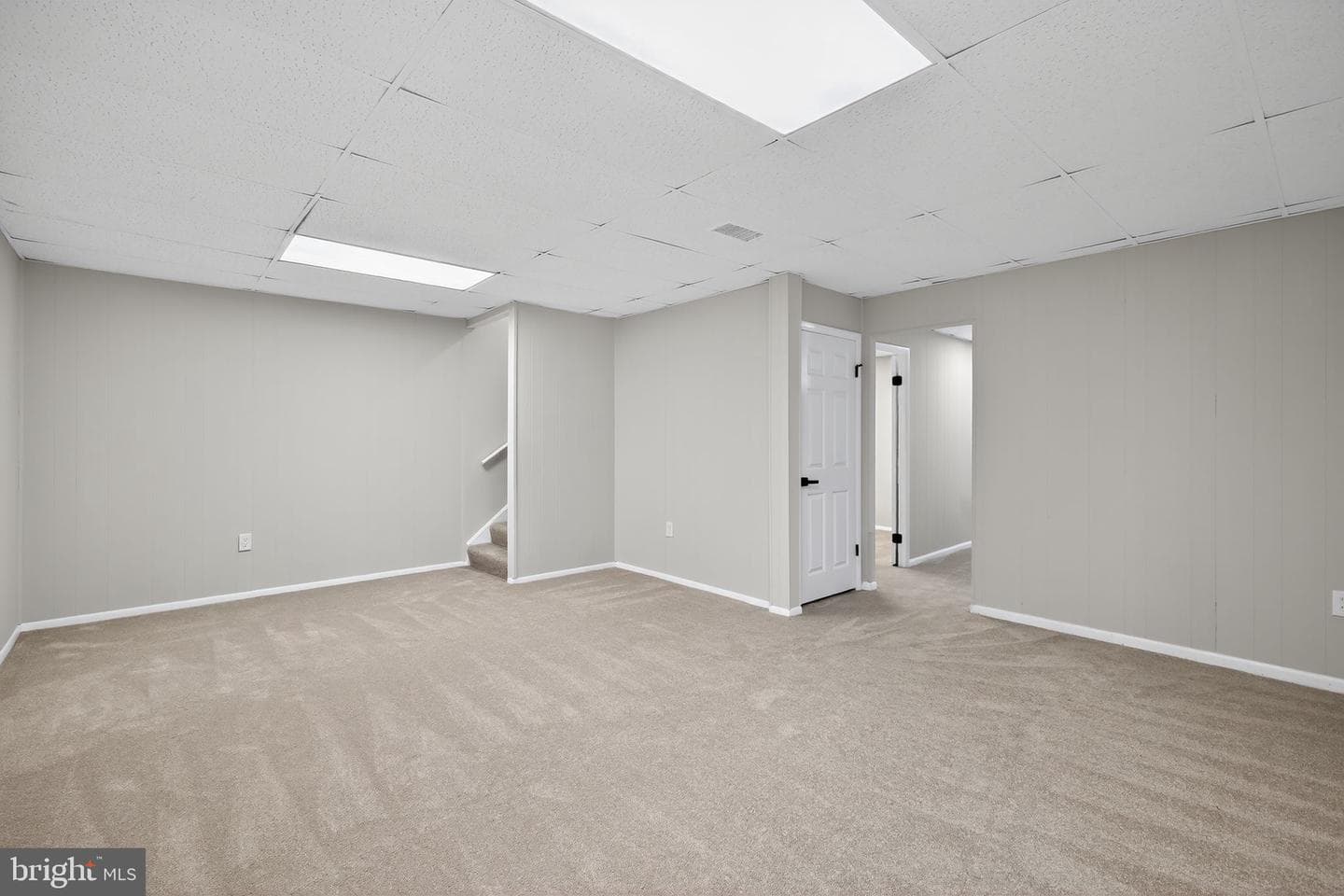 7410 Roanne Drive photo 32