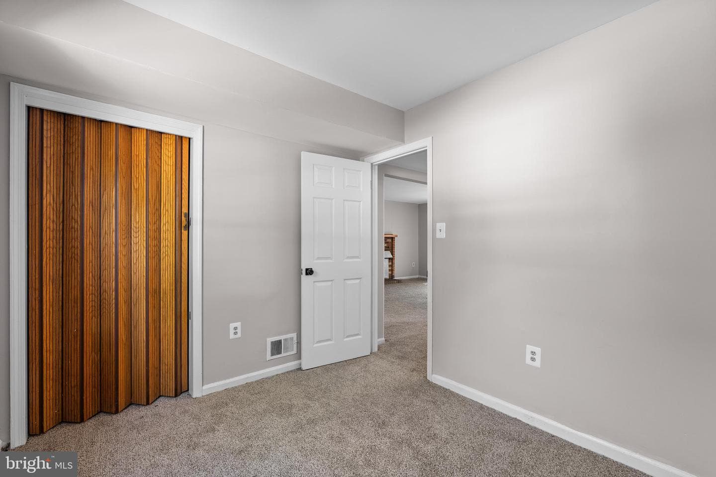2101 Willowtree Lane photo 32