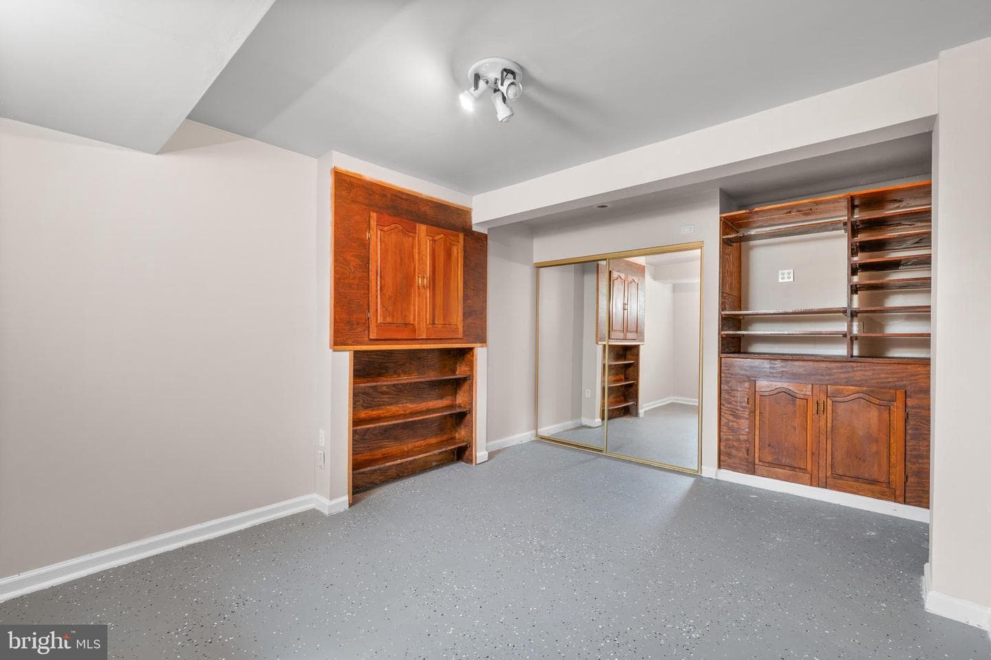 2101 Willowtree Lane photo 44
