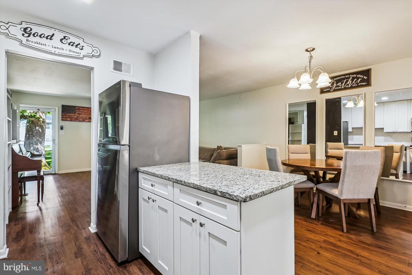 14704 Livingston Road photo 9