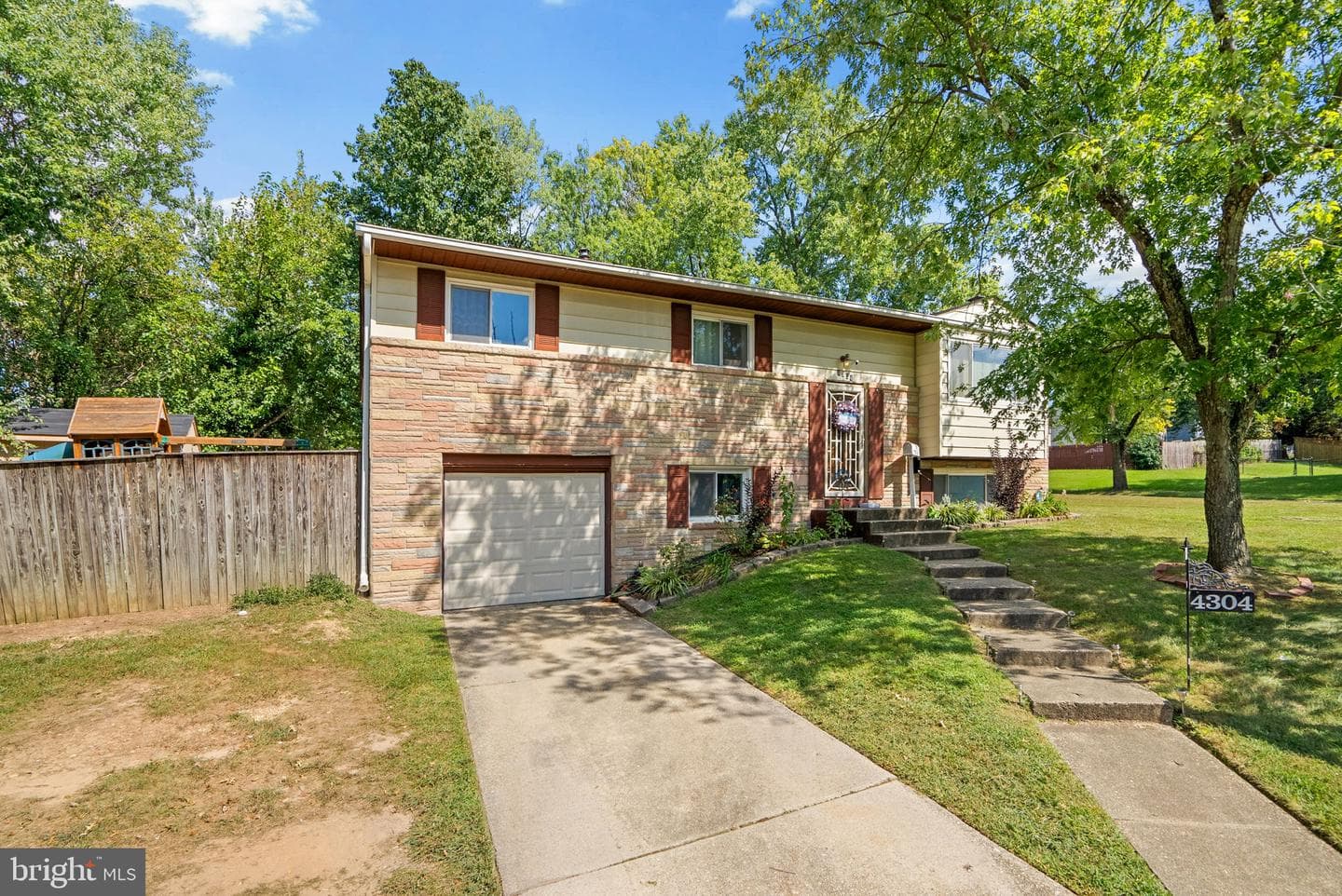 4304 Lori Street photo 2