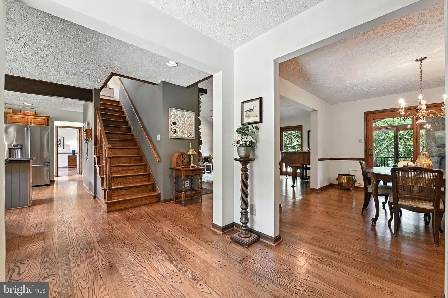 2520 Colonial Road photo 4