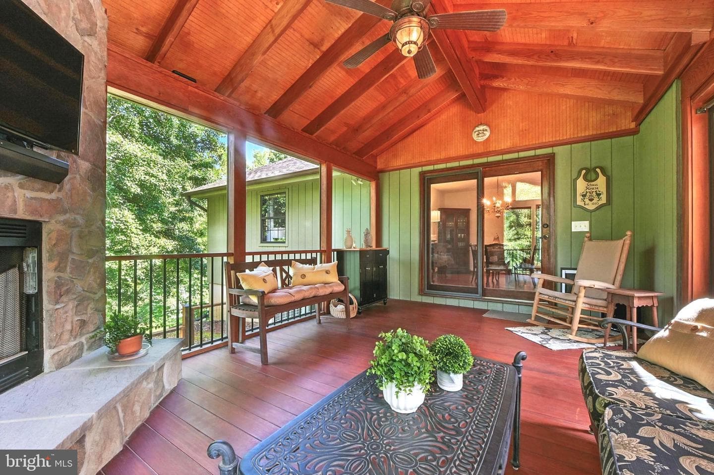2520 Colonial Road photo 46