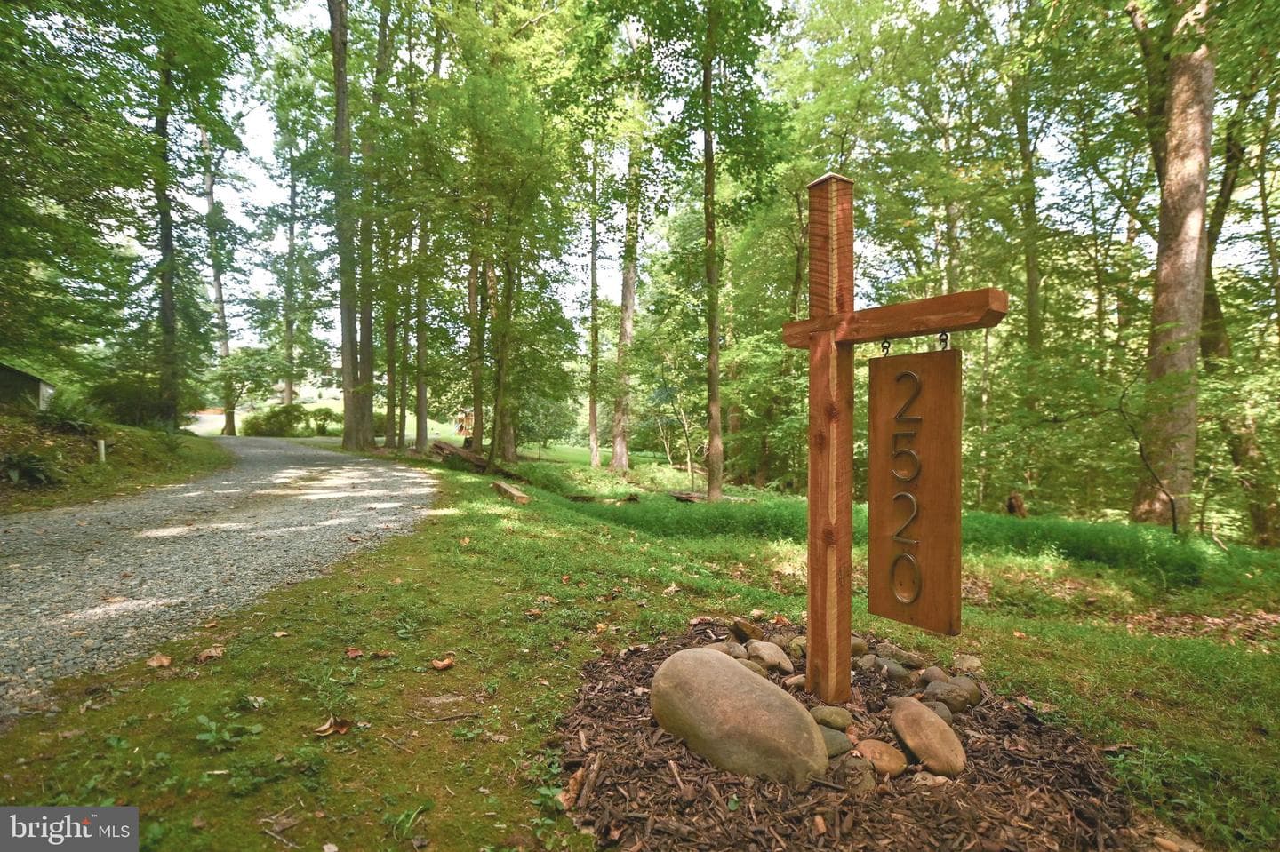2520 Colonial Road photo 55