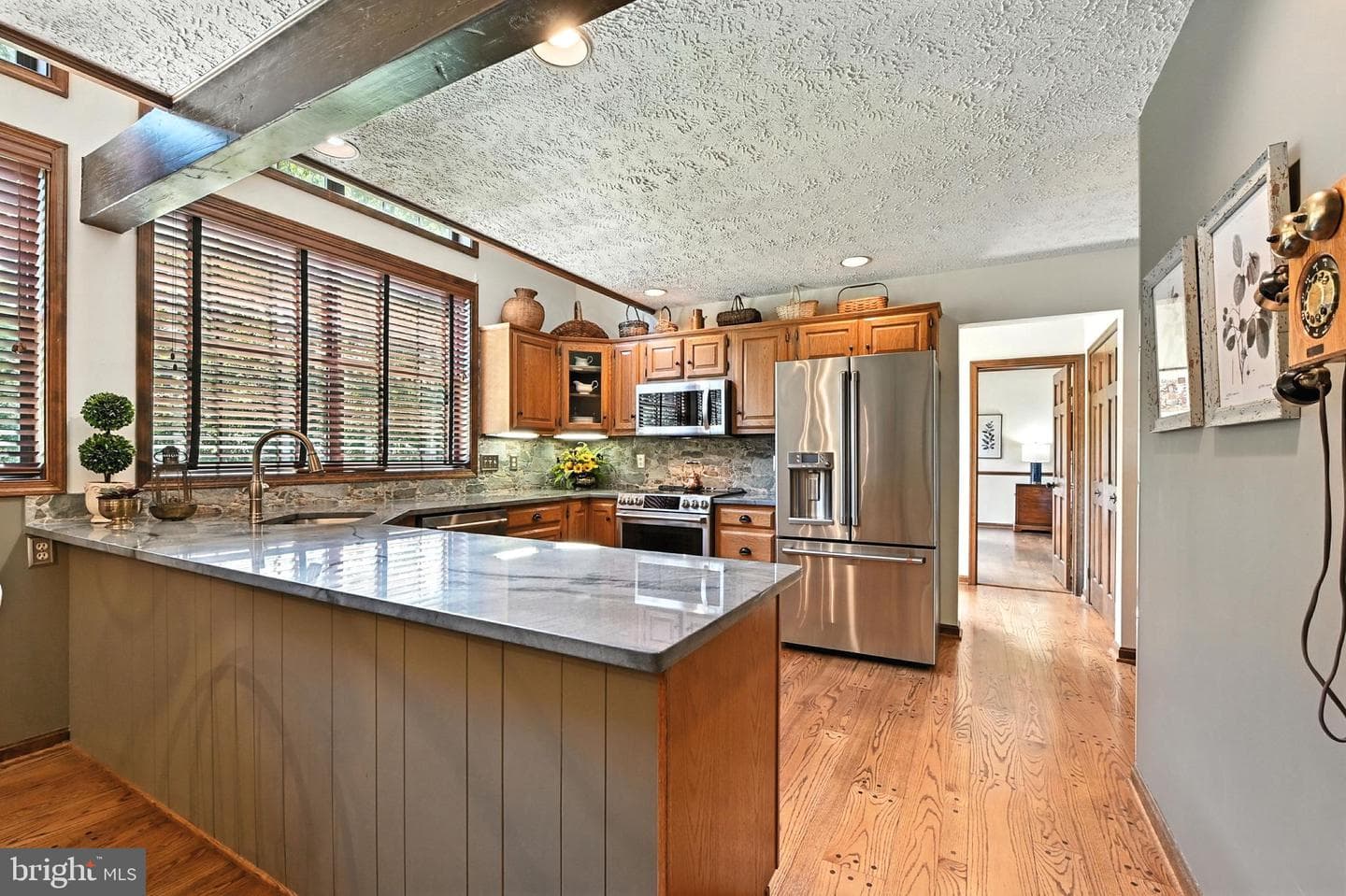 2520 Colonial Road photo 8