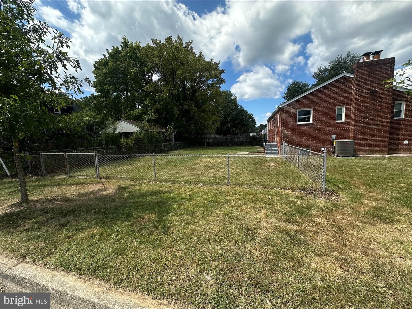 6515 Grafton Street photo 4