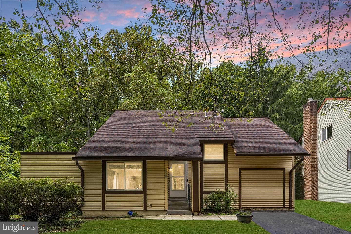 12119 Wheeling Avenue photo 4