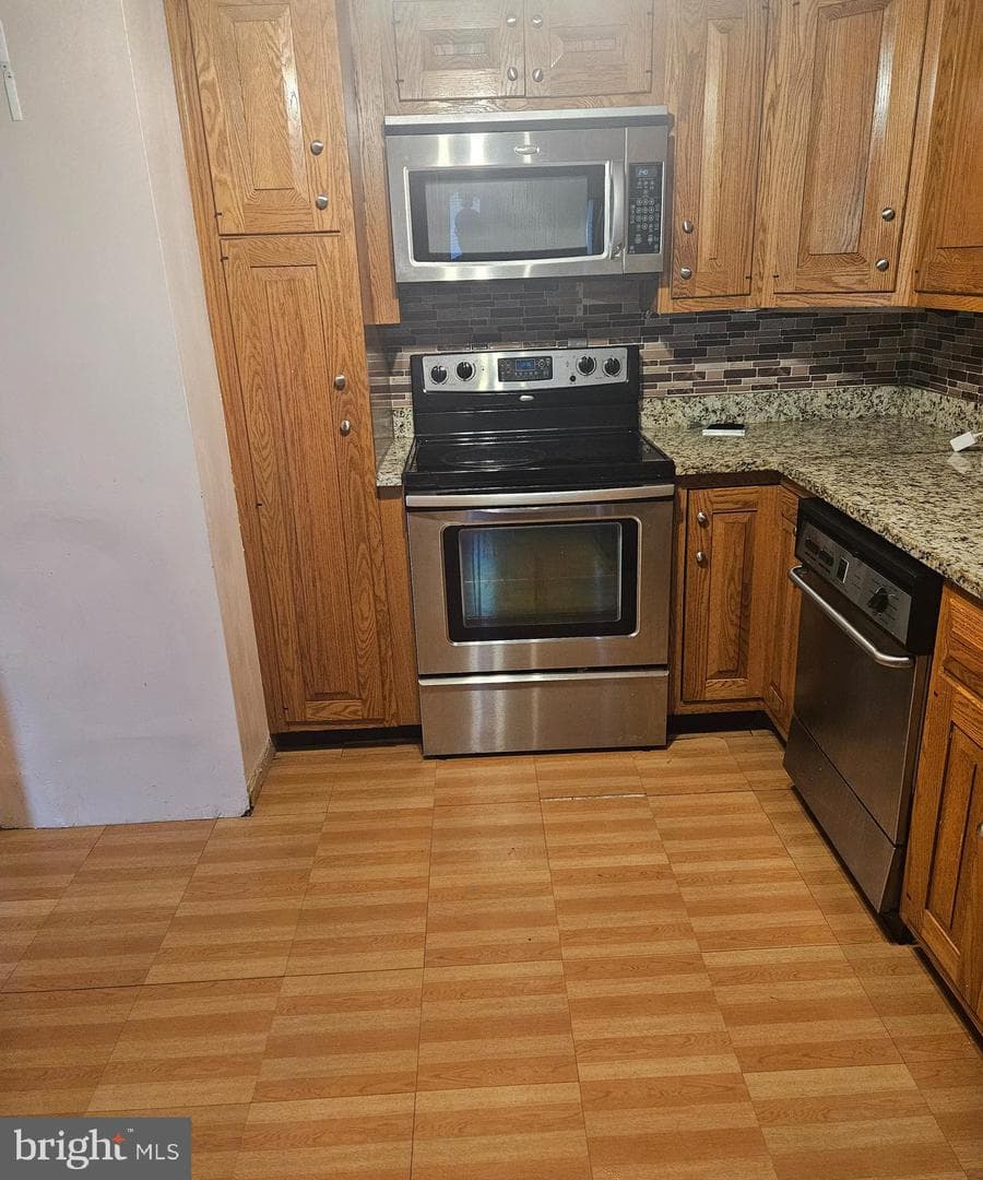 9012 Doris Drive photo 4