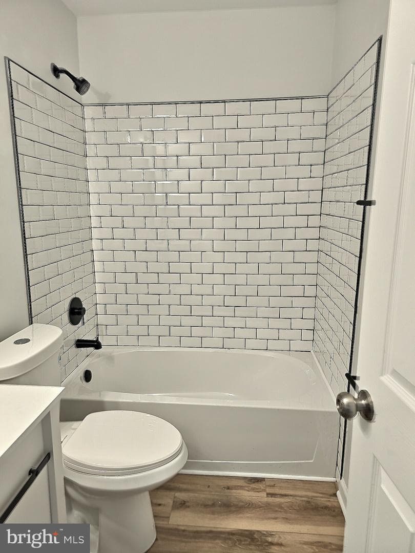 7001 Migliori Court photo 37