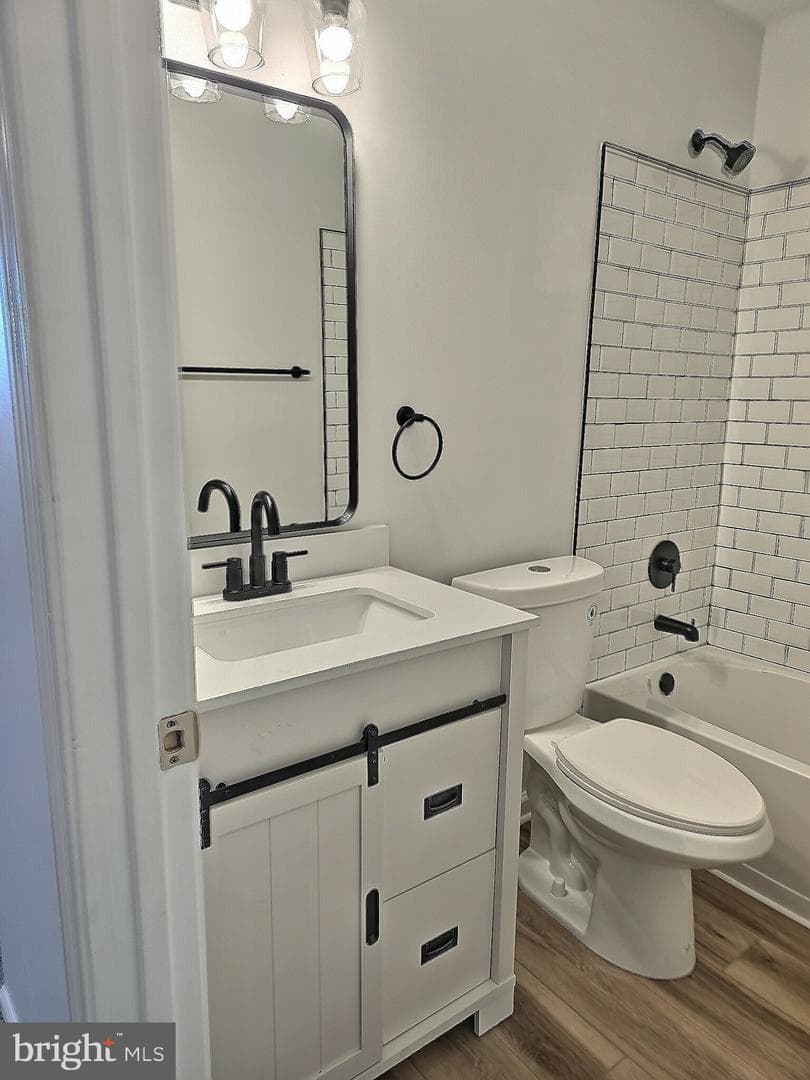 7001 Migliori Court photo 38