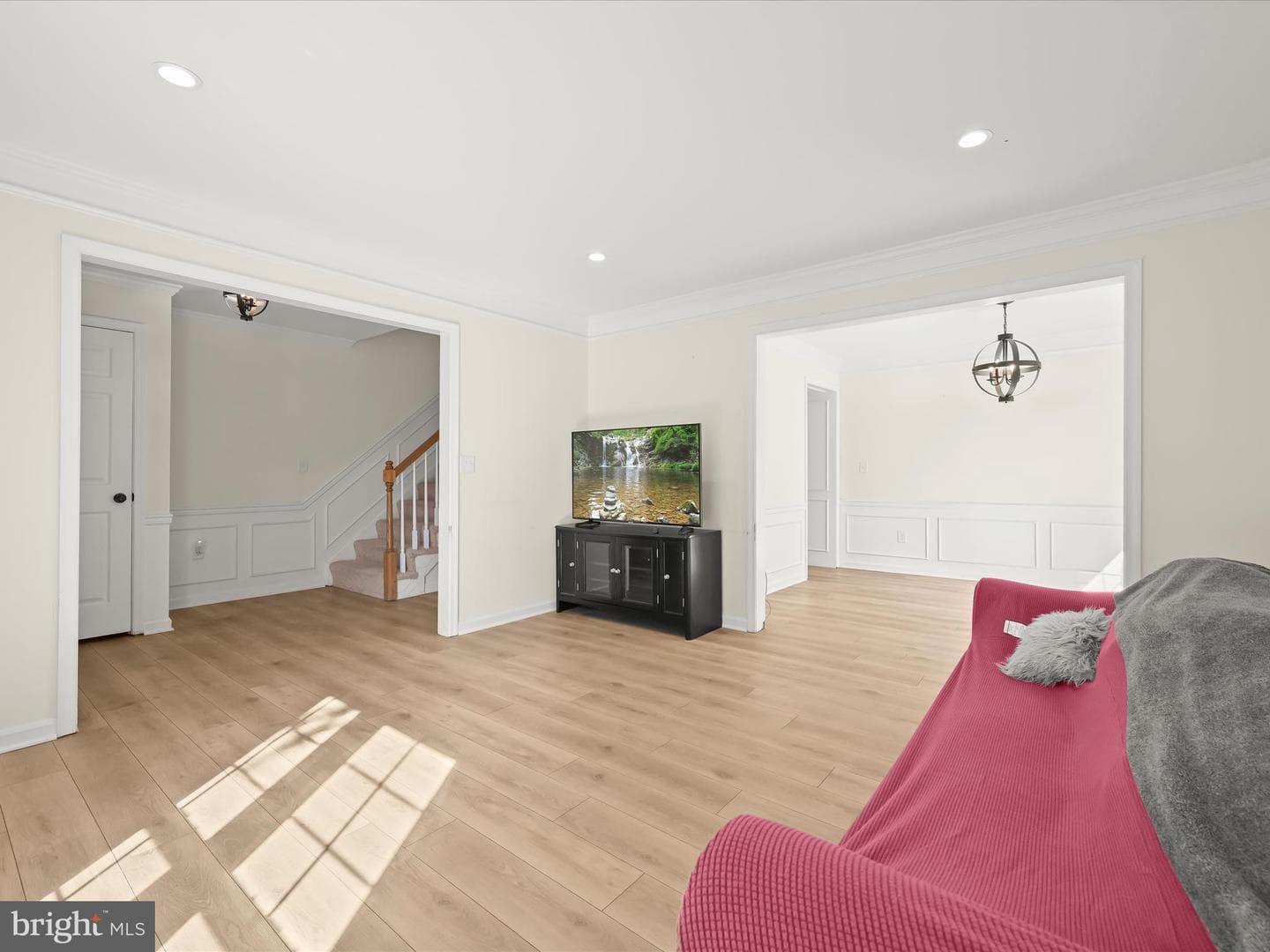 8806 Admiral Drive photo 10