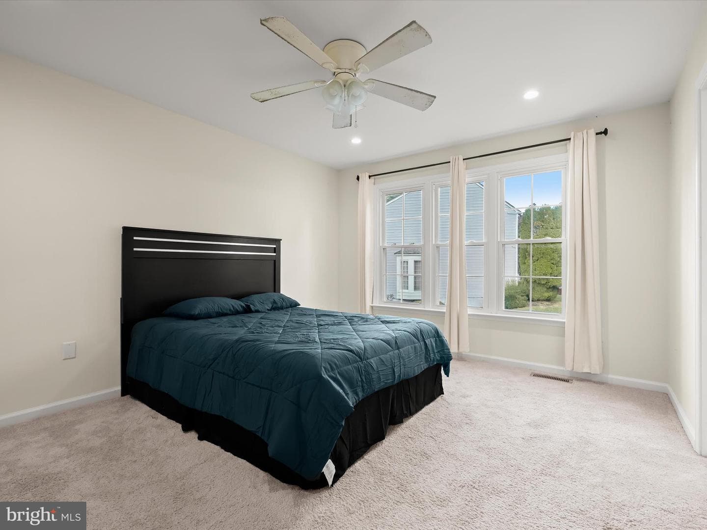 8806 Admiral Drive photo 25