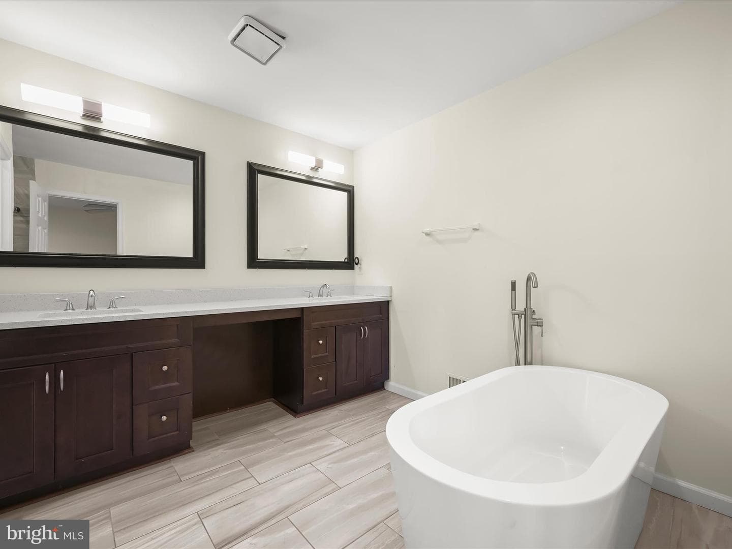 8806 Admiral Drive photo 28