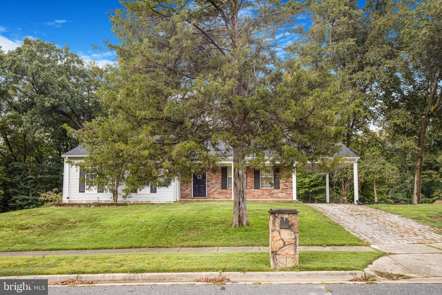 804 Cascade Drive photo 1