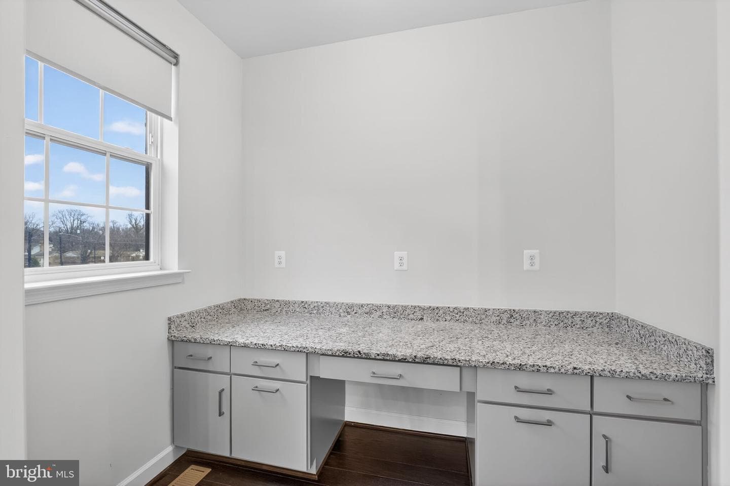 625 Halsey Way photo 12