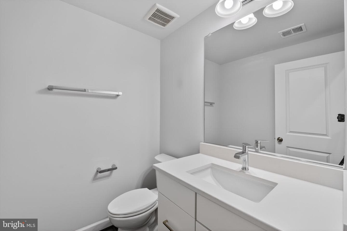 625 Halsey Way photo 4