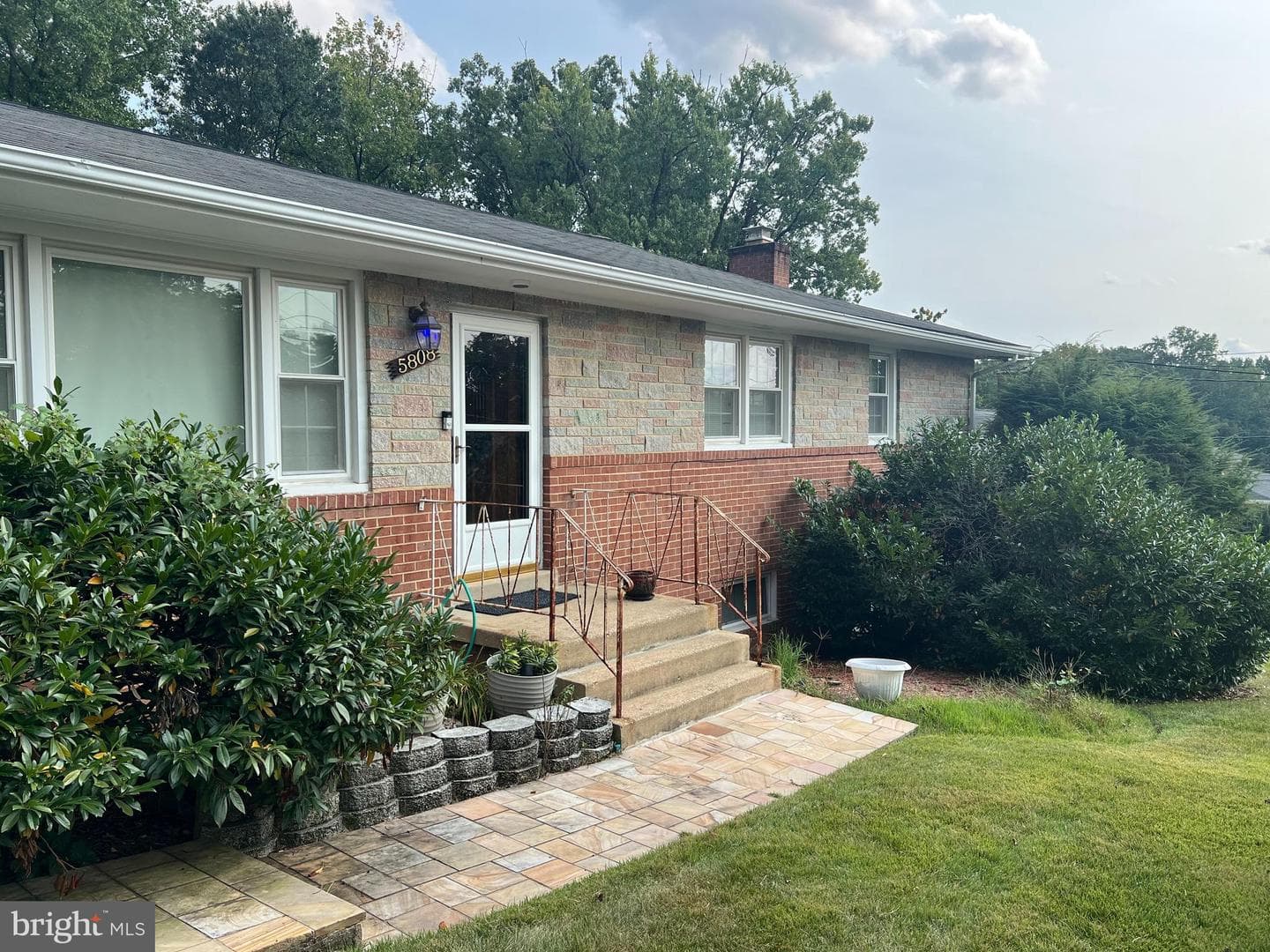 5808 Middleton Court photo 1