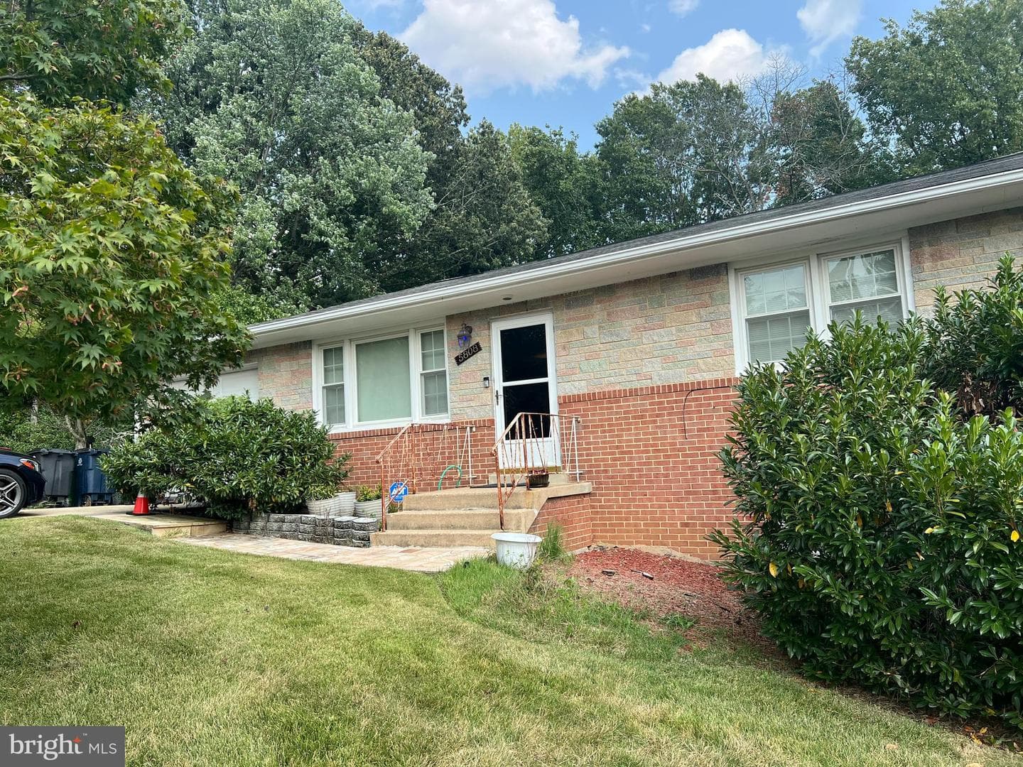 5808 Middleton Court photo 2
