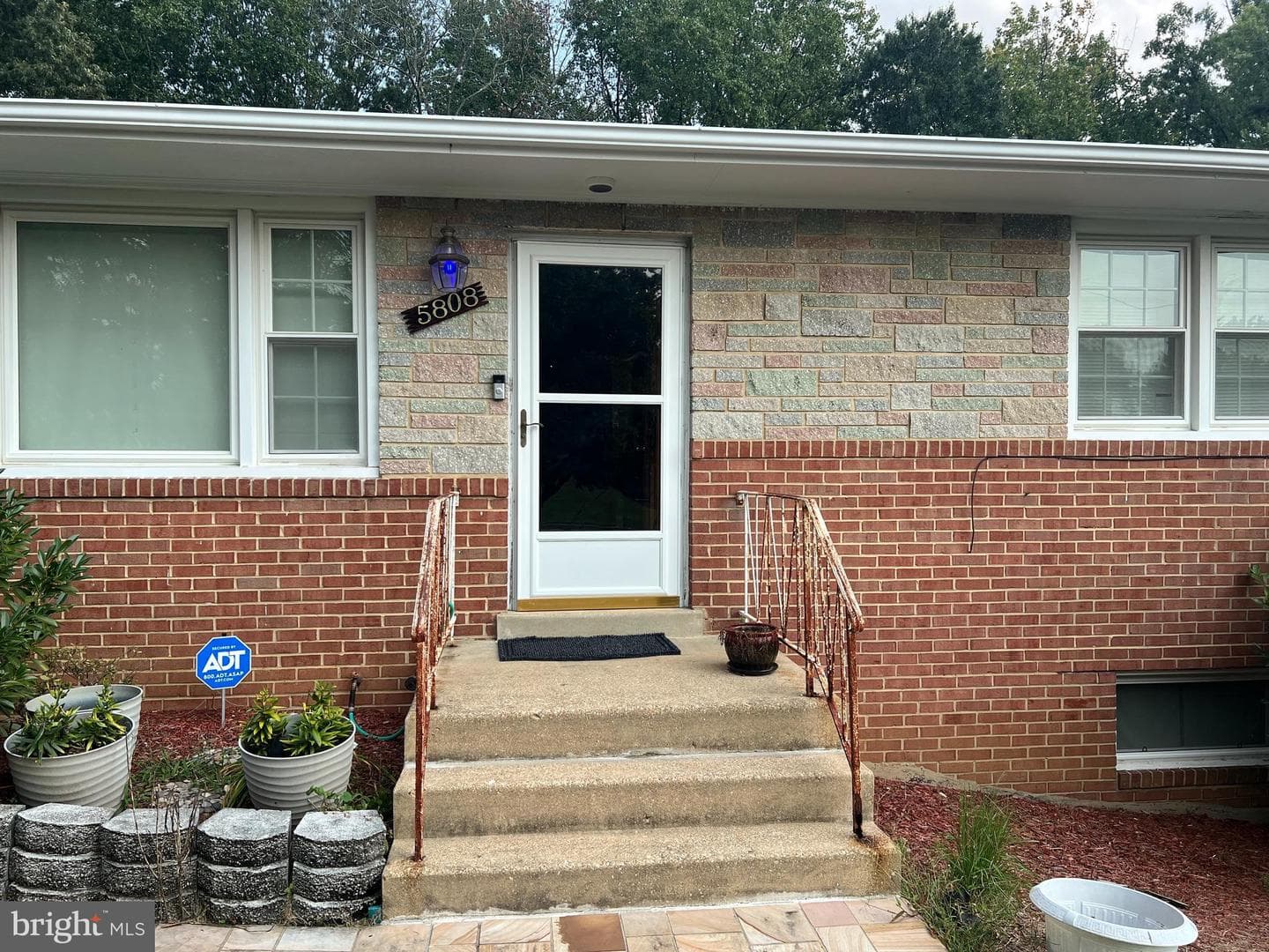 5808 Middleton Court photo 4