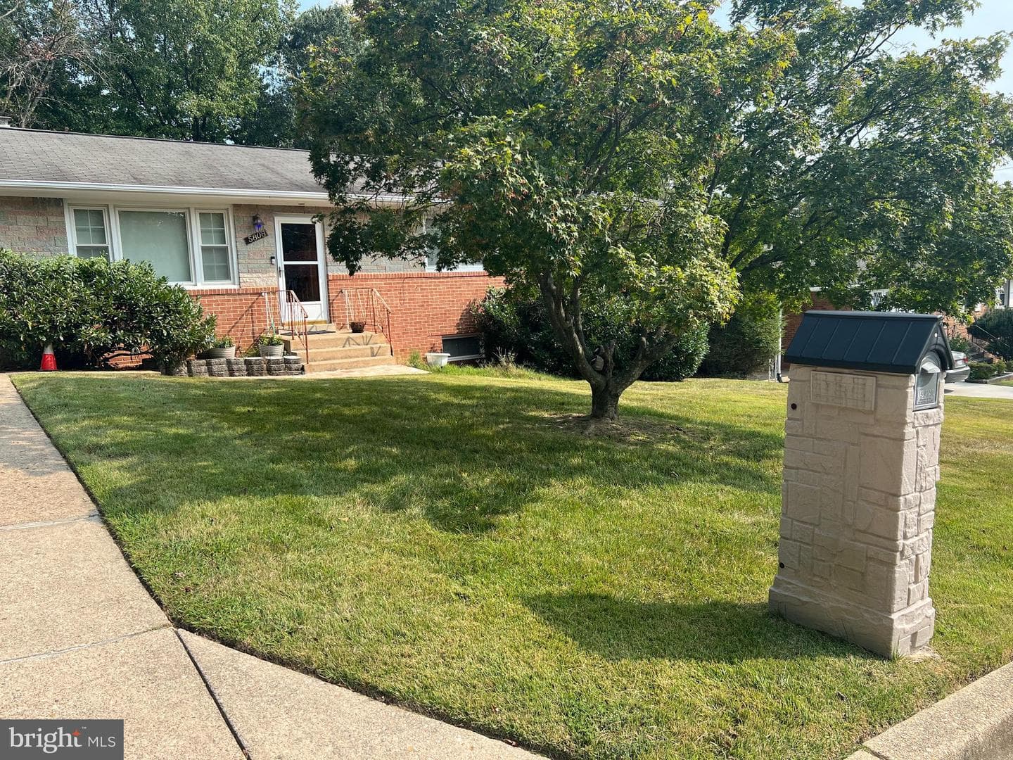 5808 Middleton Court photo 5