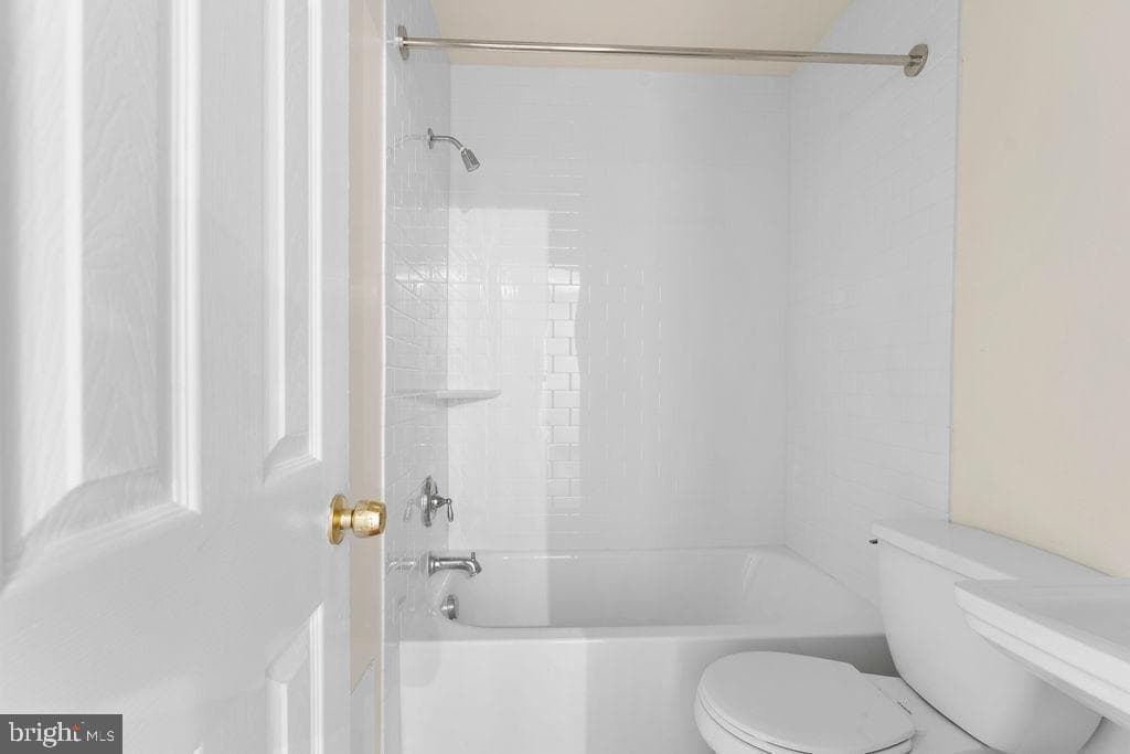 7105 Donnell Place photo 12