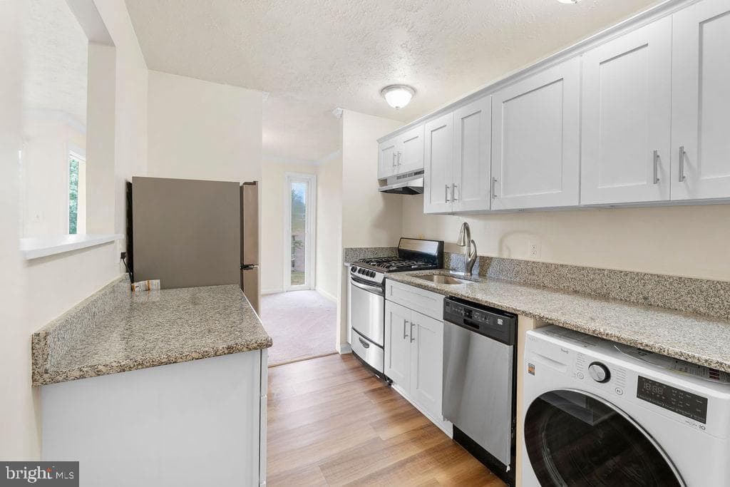 7105 Donnell Place photo 9