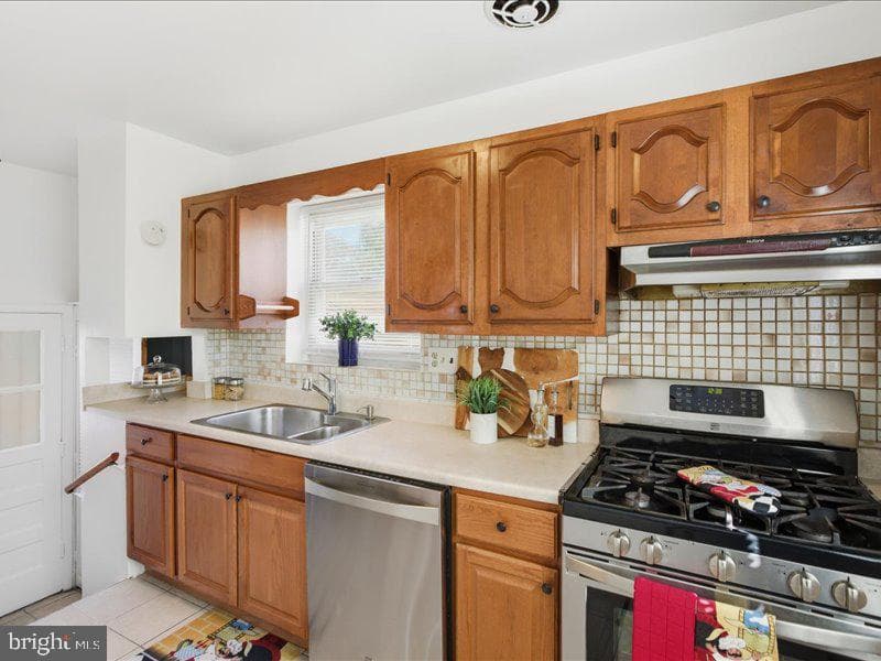 1408 Nicholson Street photo 11